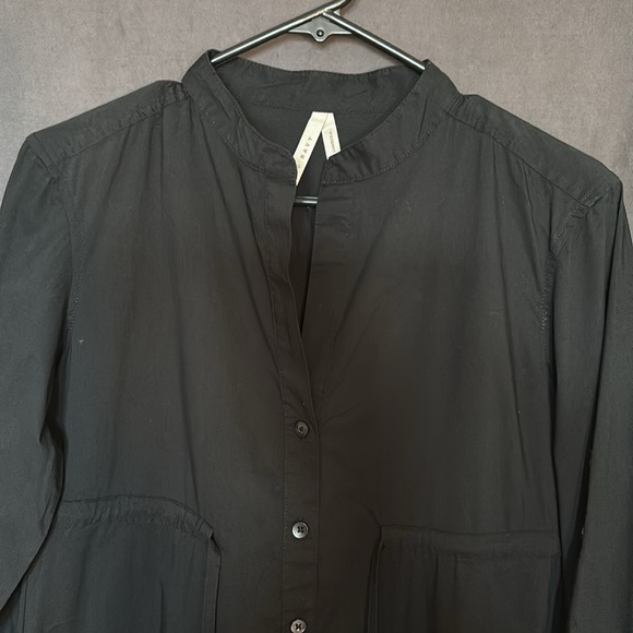 Old Navy black blouse - Picture 2 of 8